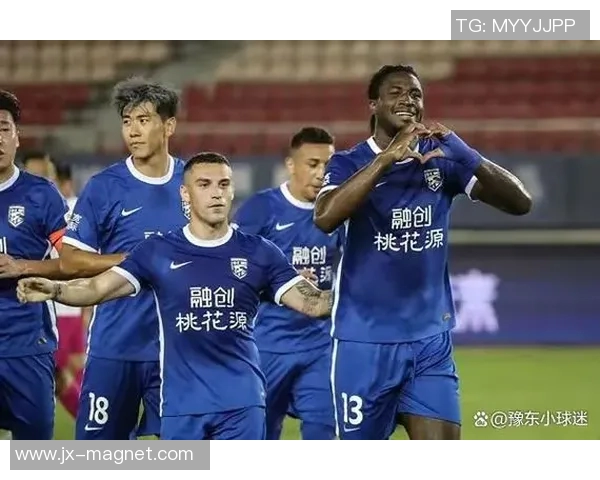 上海足球队在邀请赛中强势领跑积分榜斩获100分展现冠军实力